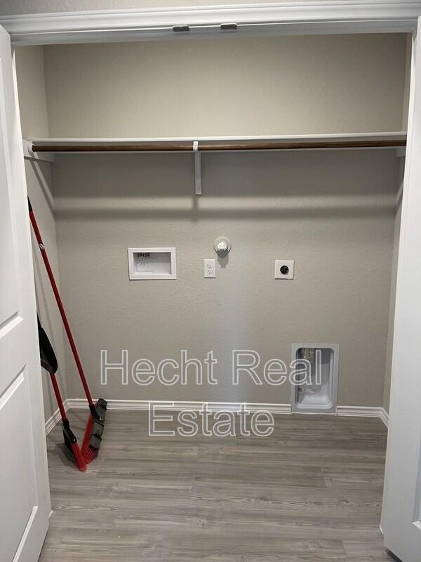 Building Photo - 10727 Prusiner Dr