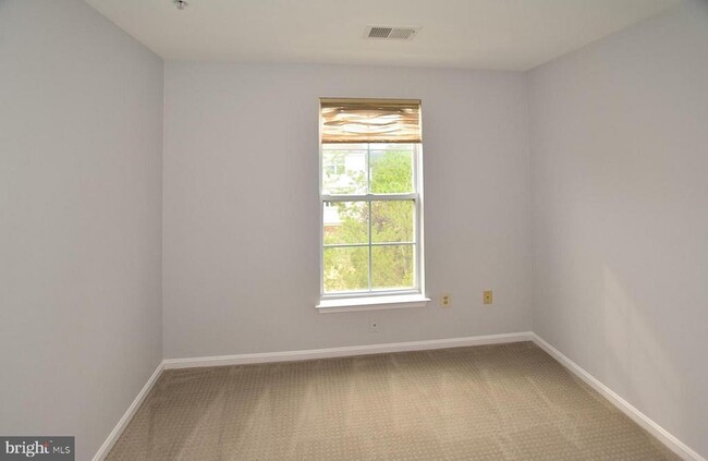 Building Photo - 20428 Cool Fern Square