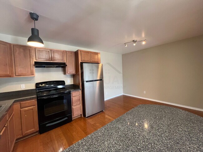 Building Photo - 2440 Parmenter Blvd