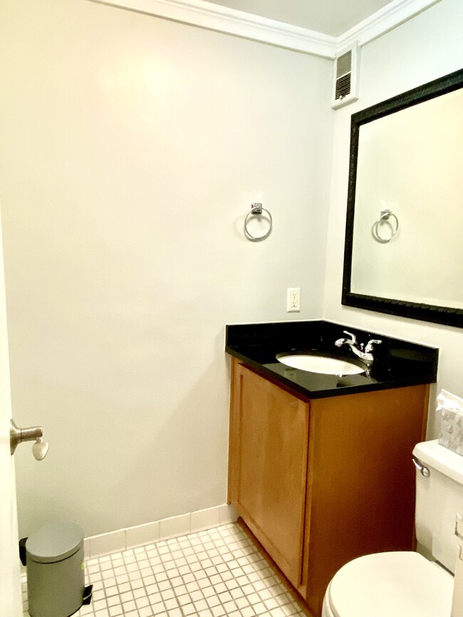 Guest powder room - 3150 Excelsior Blvd
