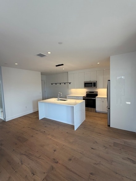 Building Photo - 1121 Dorchester Ave