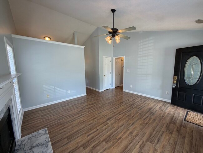 Building Photo - 401 Flagg Rd