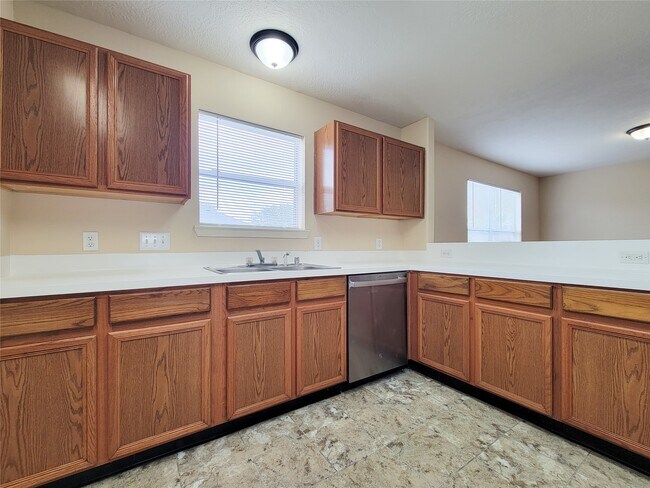 Building Photo - 19718 Byron Meadows Dr