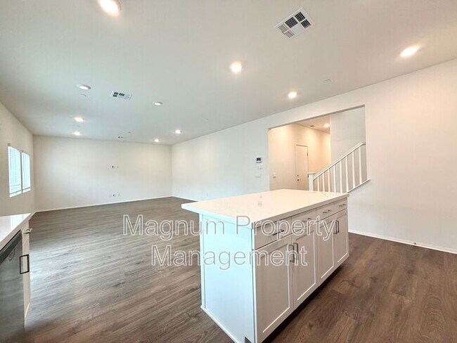 Building Photo - 31356 Sycamore Leaf Dr