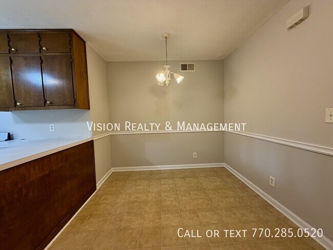 Building Photo - 96 Brock St