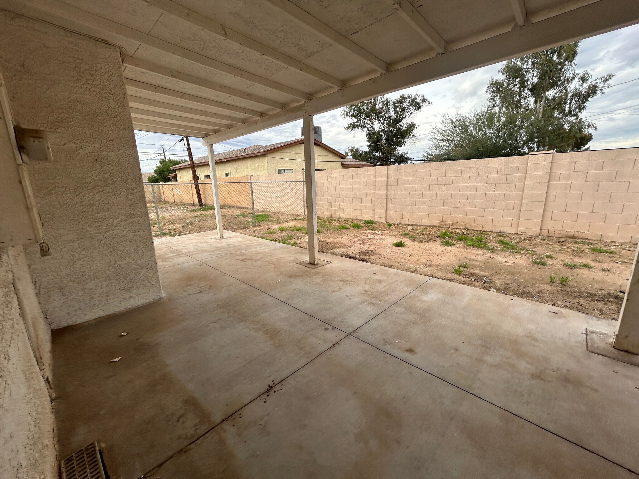 Building Photo - 6739 N 63rd Ave