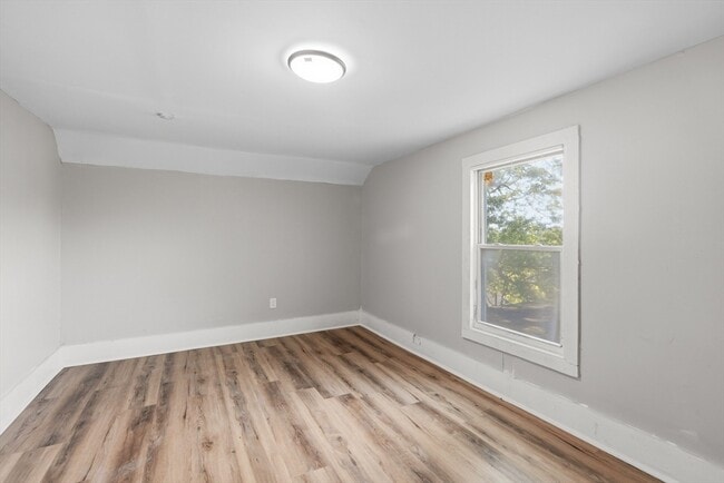 Building Photo - 834 Worthington St