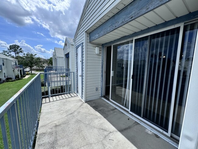 Building Photo - 2544 Woodgate Blvd