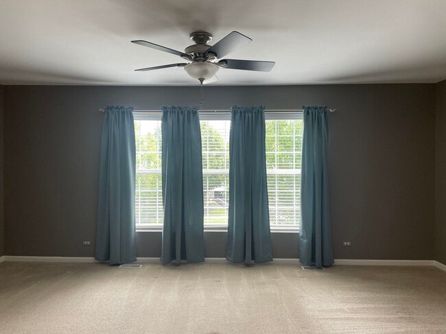 Building Photo - 615 Hawley Dr