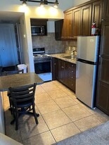 Building Photo - Tanglewood Villas