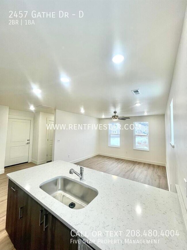 Building Photo - 2457 Gathe Dr