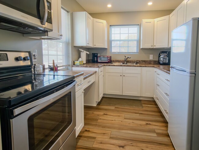 Building Photo - Knoxville 37923 - 2 bedroom 1 bath - call ...