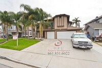 Building Photo - SW-4 bed/3 bath + pool house