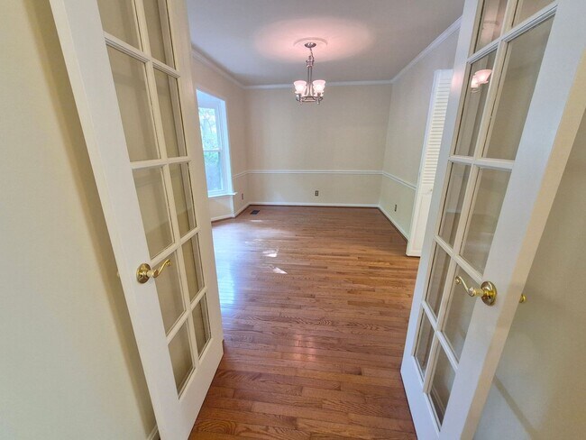 Building Photo - 125 Ivywood Dr