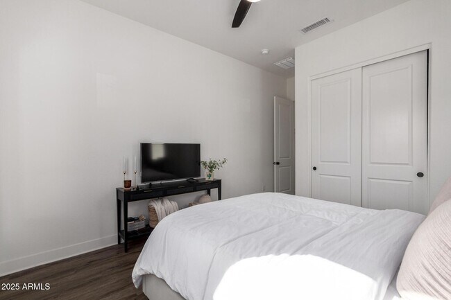 Building Photo - 22724 E Poco Calle