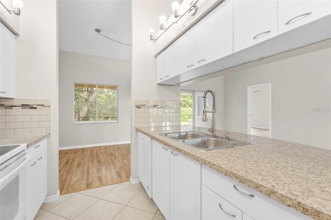 Building Photo - 7710 33rd Ln E