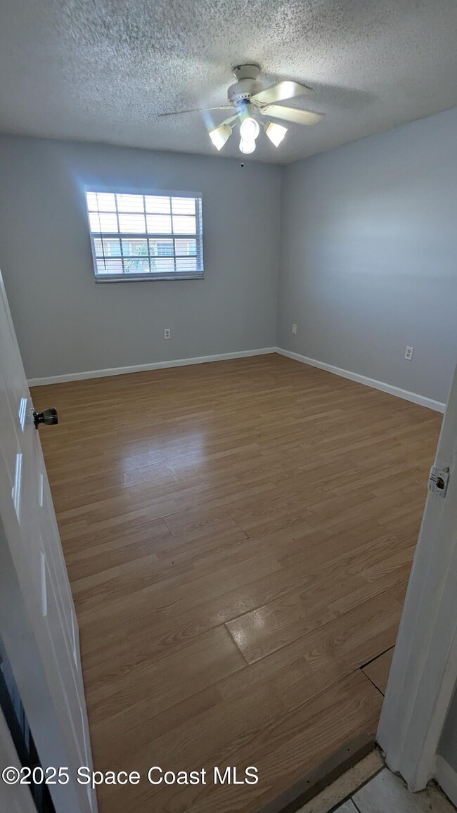 Building Photo - 281 Ulster Ln