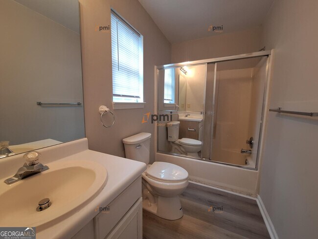 Building Photo - 8170 Autumn Green Dr