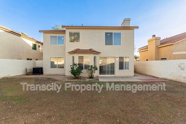 Building Photo - 3722 E Long Lake Rd