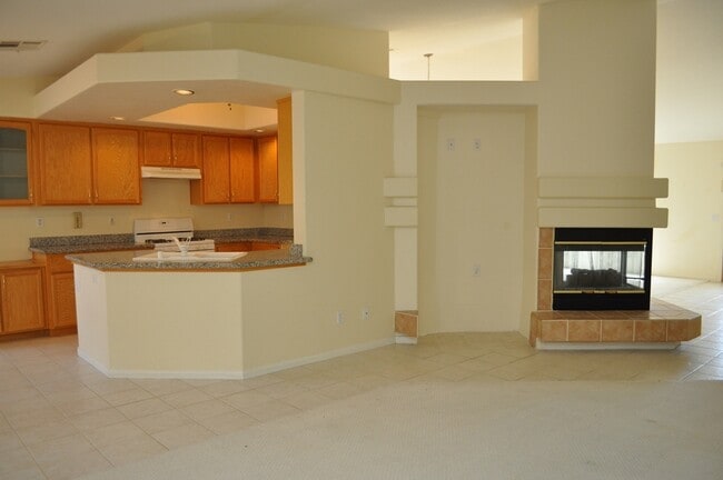 Building Photo - Lovely Single Story Home in Silverado Cany...