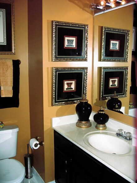 Master Bath - 7941 River Rock Way
