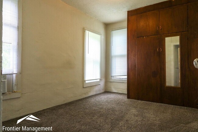 Building Photo - Charming Home  in a Quiet Community!