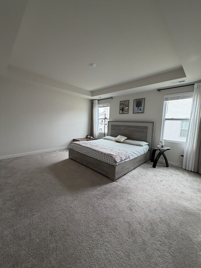 Building Photo - 213 Tartan Dr