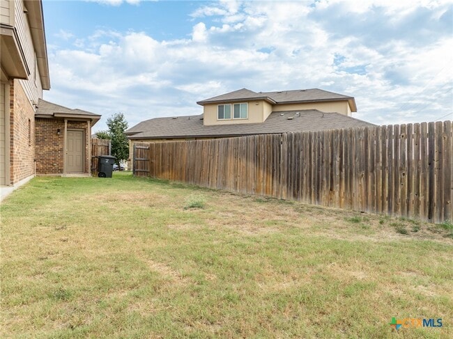 Building Photo - 3302 Lorne Dr