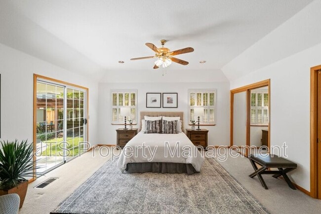 Building Photo - 7723 River Landing Dr
