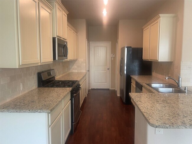 Building Photo - 6422 Stoney Creek Dr