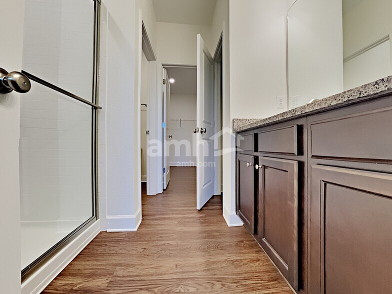 Building Photo - 481 Sandstone Dr