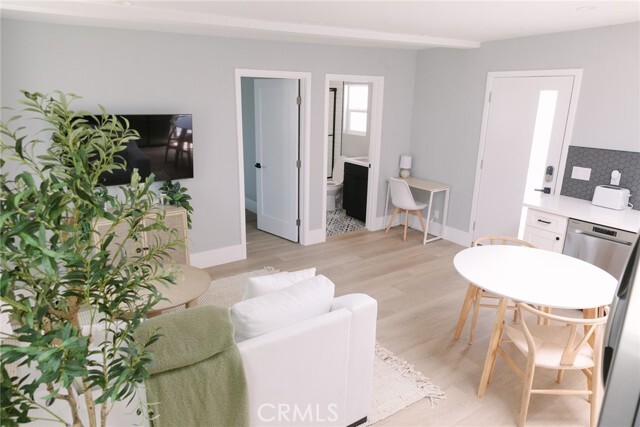 Building Photo - 737 N Frederic St