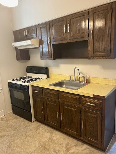 Kitchen - 1224 N Frazier St