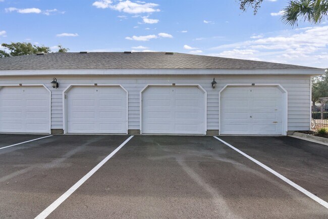 Building Photo - 35111 Harbour Vista Cir