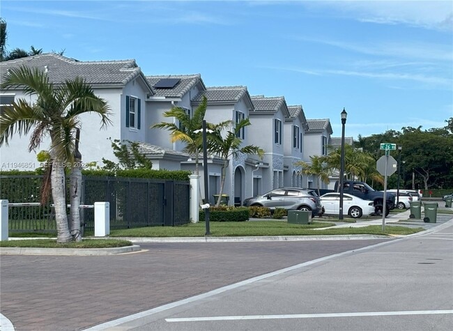 Building Photo - 2622 SE 10th St