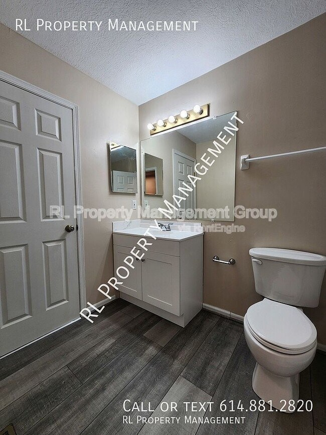 Building Photo - 216 Oxford Oak Dr