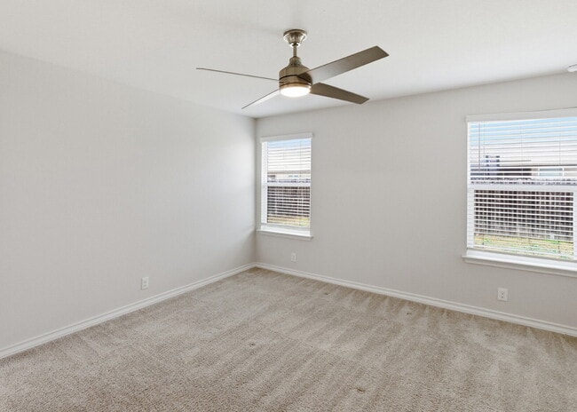 Building Photo - Spacious 4 Bedroom Home with Covered Patio in Red River Ranch