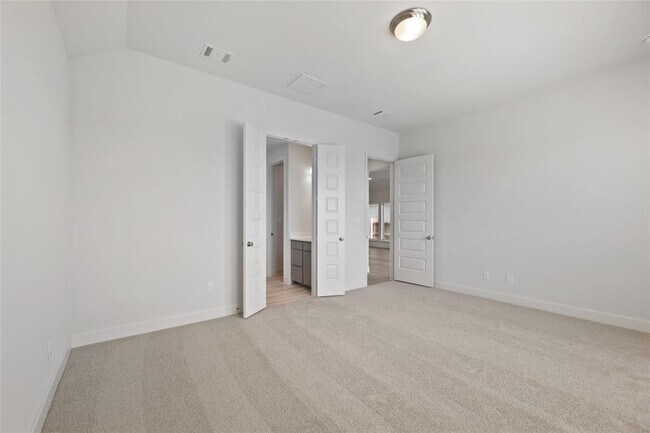 Building Photo - 127 Plumbago Loop