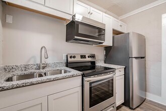 Building Photo - Charming Apartment Downtown Columbia - Housing Vouchers Accepted!