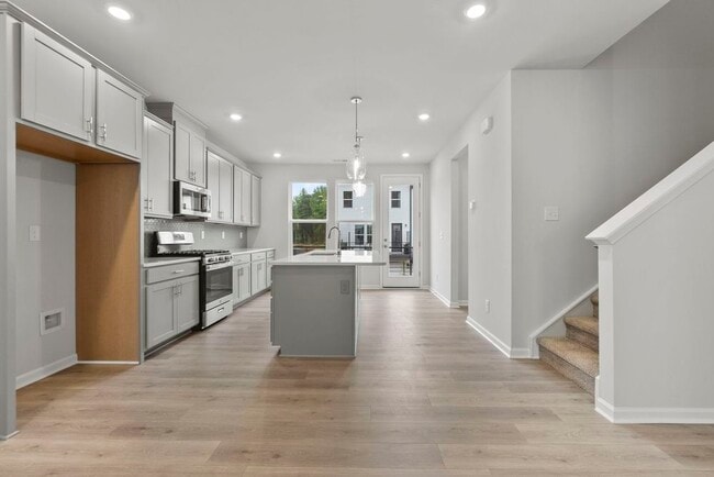 Building Photo - 1408 Blanche St