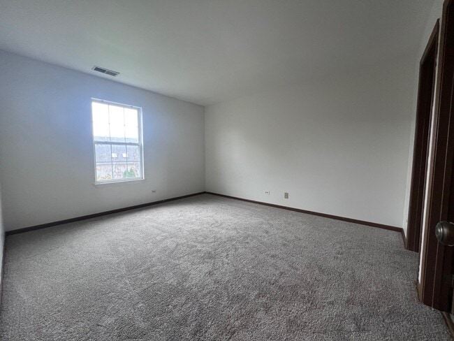Building Photo - 1350 Orleans Dr
