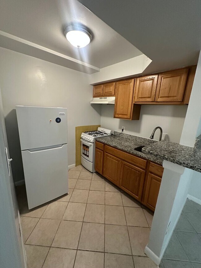 Building Photo - 1911 W Baltimore St