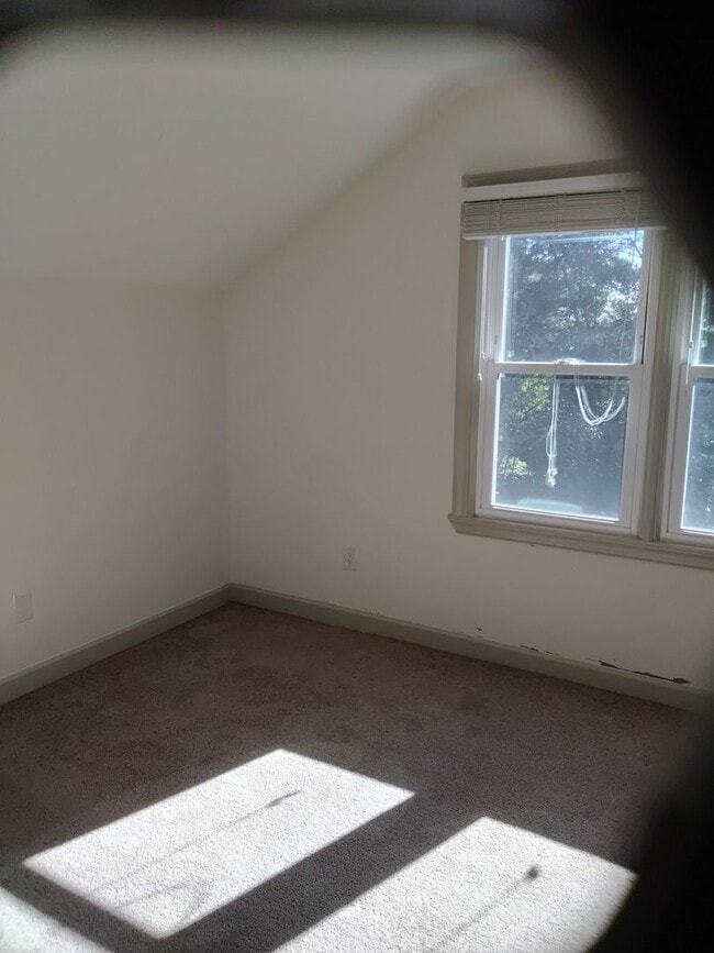 Building Photo - Beautiful remodeled home in Emerald Isle