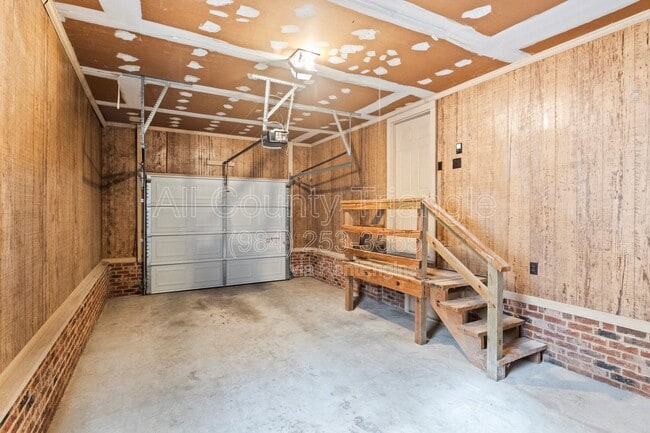 Building Photo - 1619 Budwood Dr