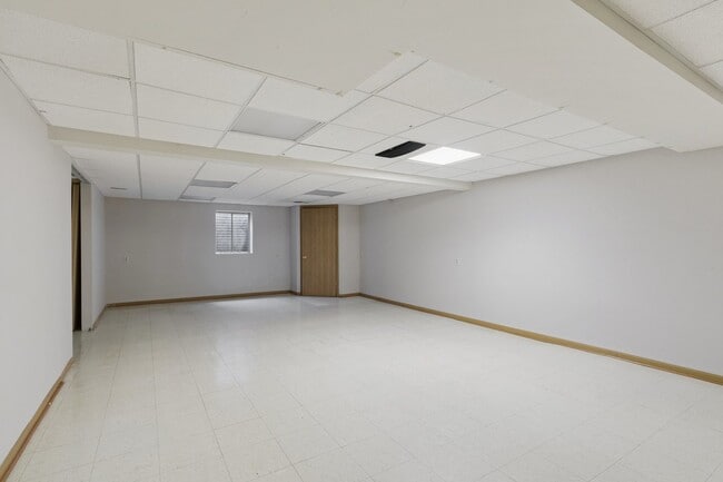 Building Photo - 3403 Green Pastures Ln
