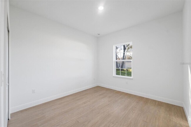 Building Photo - 4052 SW 132nd Ln