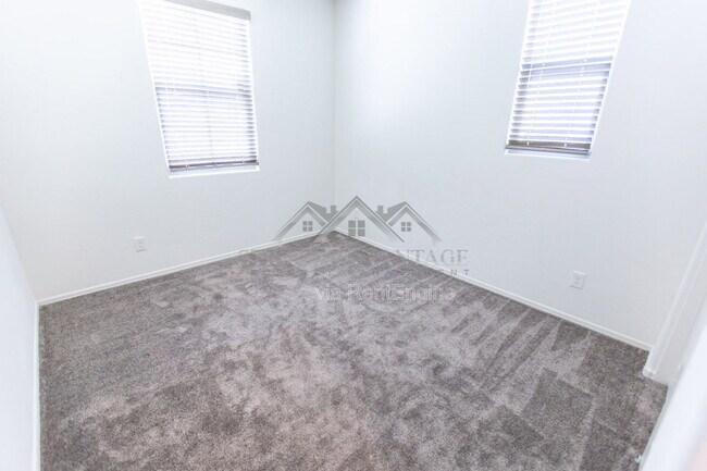 Building Photo - 15427 W Windward Ave