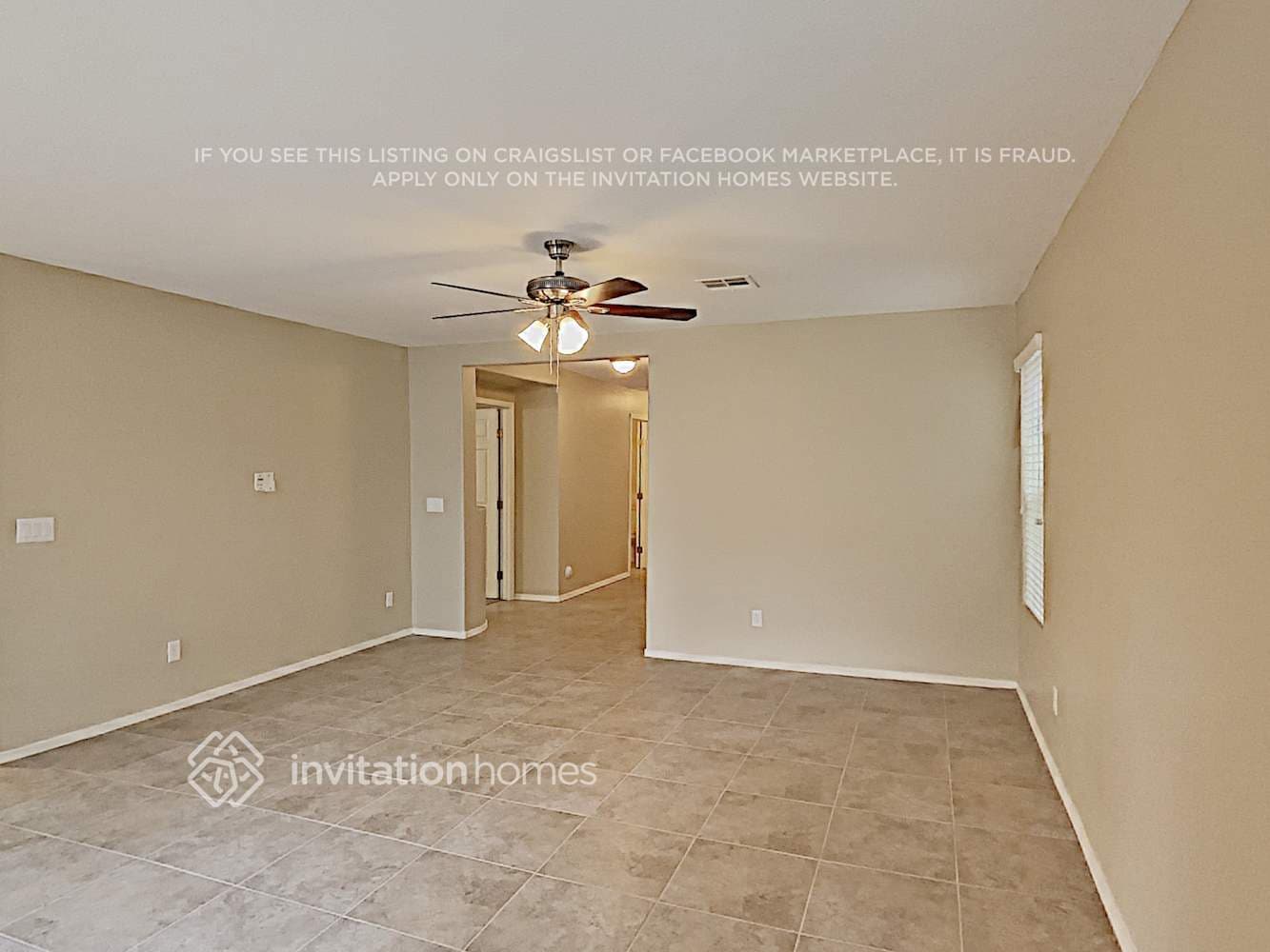 Building Photo - 1425 E Lakeview Dr