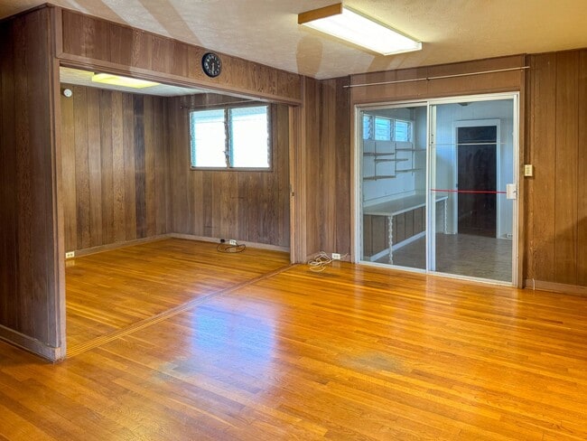 Building Photo - Single-Family Home in Kaimuki, 3 Bedrooms,...