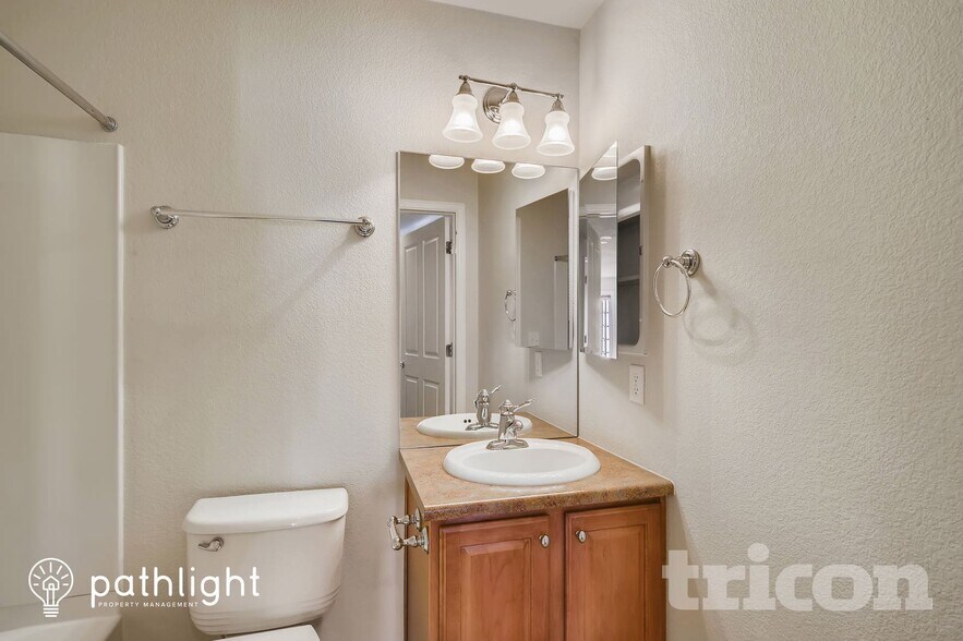 Building Photo - 968 Burning Bush Point